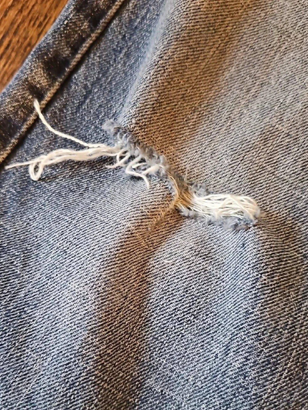Levi's 559 Relaxed Straight Fir Distressed Blue Jeans